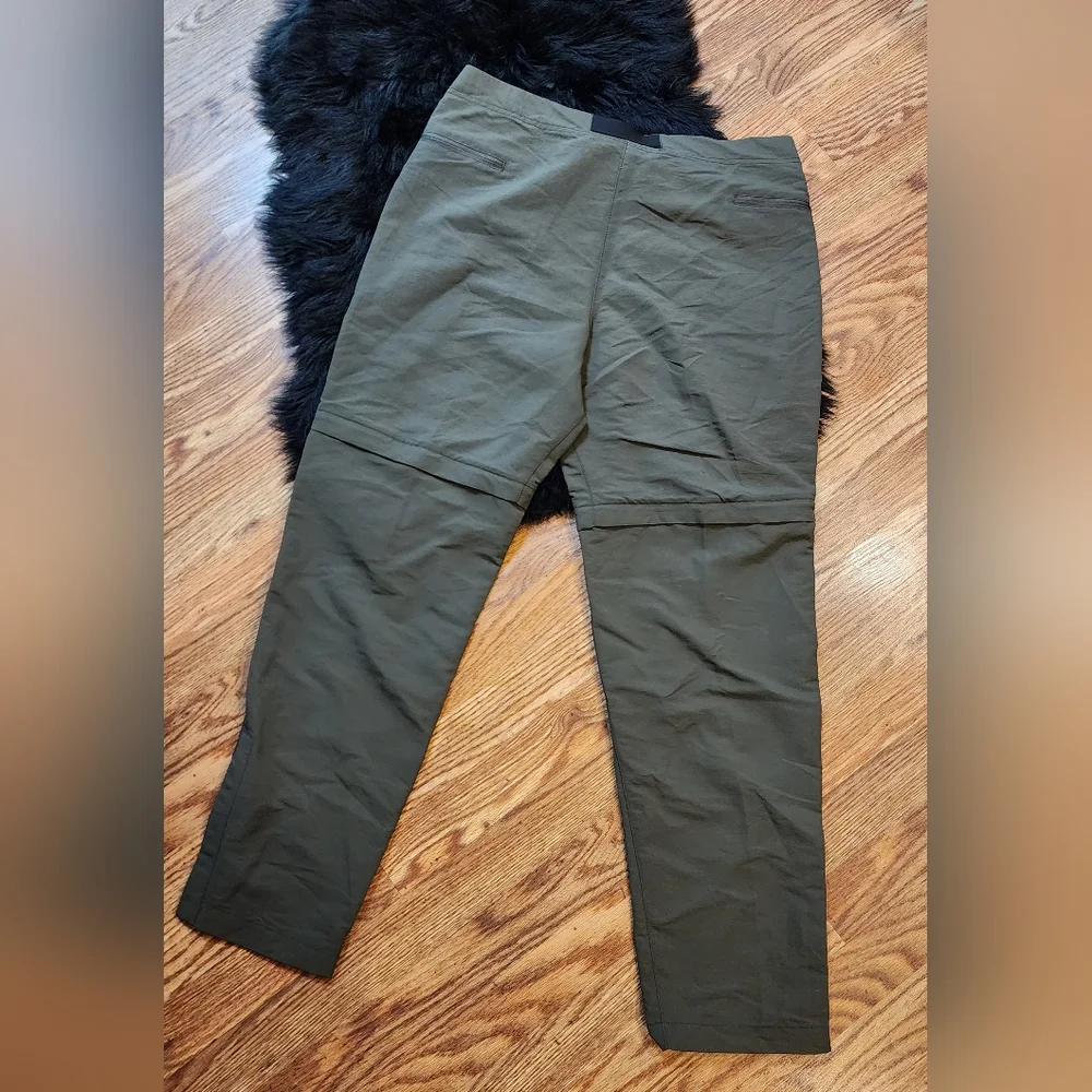 NEW The North Face Convertible Pants that Zip off into shorts!  Men's Size 36